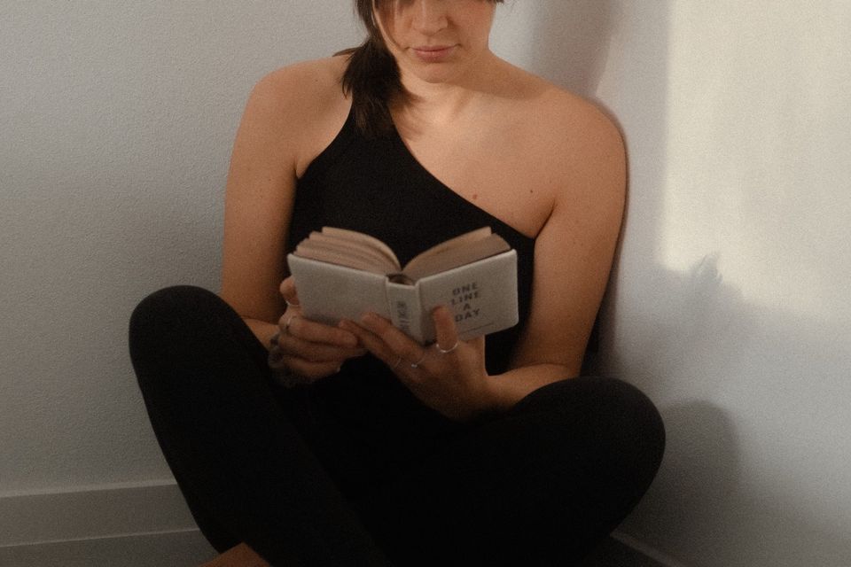 Entspannter Moment mit einem Buch